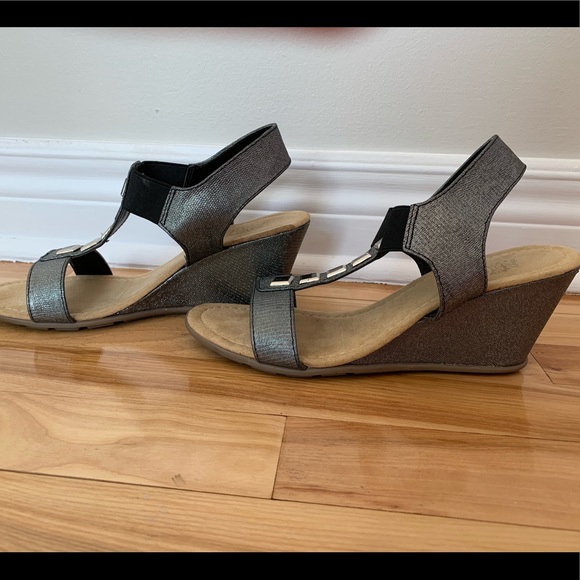NYC Couture Sandal Heels - Picture 4 of 11